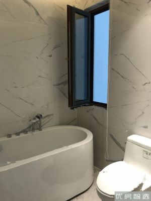 龙湖西宸广场，享10万高端社区消费群体