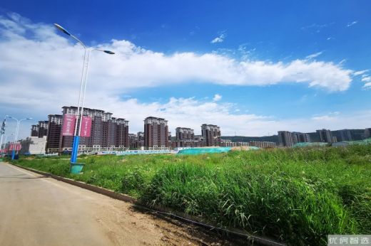 育龙湾小区在售价格为：5280元/平方米