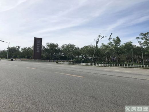 珑湾翡翠城在售价格为：15000元/平方米