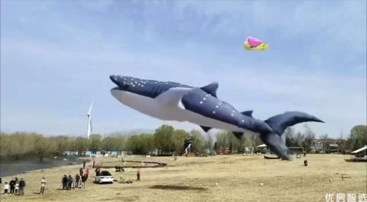鸿坤葡萄酒小镇 春光造梦 美学手作 纸鸢DIY  灵感绽放 湖畔拾闲风筝开营派对  欢乐集结