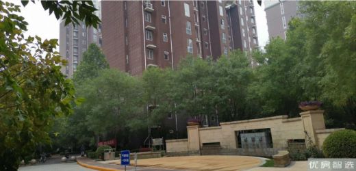 泰禾金府大院，在售叠拼360-500平，周边公园环绕