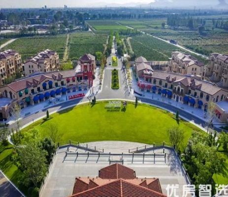鸿坤悦山湖 鸿坤葡萄酒小镇当前在售78-133平方米洋房产品，单价6500元/㎡起！