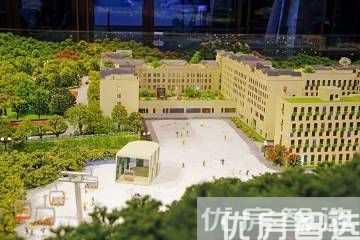 密苑太子滑雪小镇当前在售43-55平方米1-2居室，参考均价27200元/平方米！
