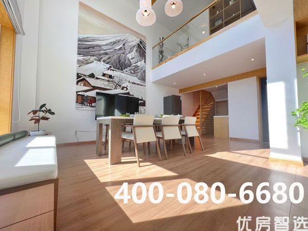 阳光郡北岸 环湖首家纯叠墅度假社区。一扇飘窗，收纳山湖，一片露台，珍藏风月， 总价70万起，购买精装修别墅，精装交房，现房销售！！！！购房咨询热线400-080-6680！！！
